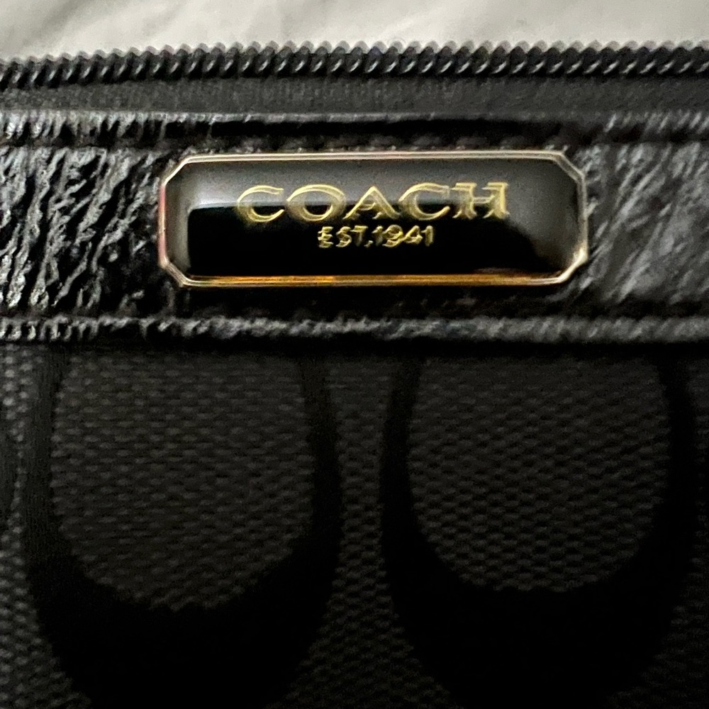 Coach clutch